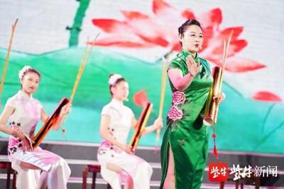 讓非遺“活”起來！鹽城非遺購物節(jié)東臺(tái)西溪盛大開啟，麥秸畫綻放時(shí)代光彩